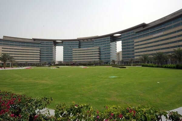 What Makes the Al Hudaiba Awards Building Unique?