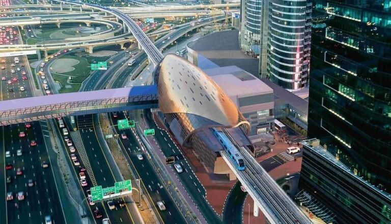 Burj Khalifa/Dubai Mall metro station