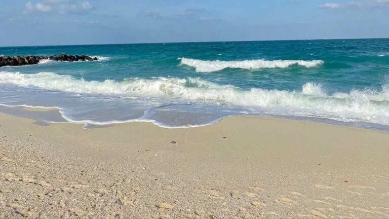 al hamriyah beach
