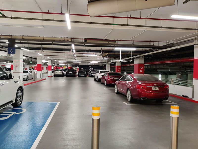 What Makes Souk Al Bahar Parking Stand Out?