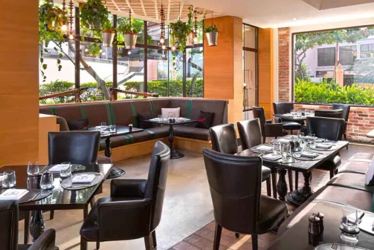 Bushman’s Restaurant & Bar — Anantara The Palm