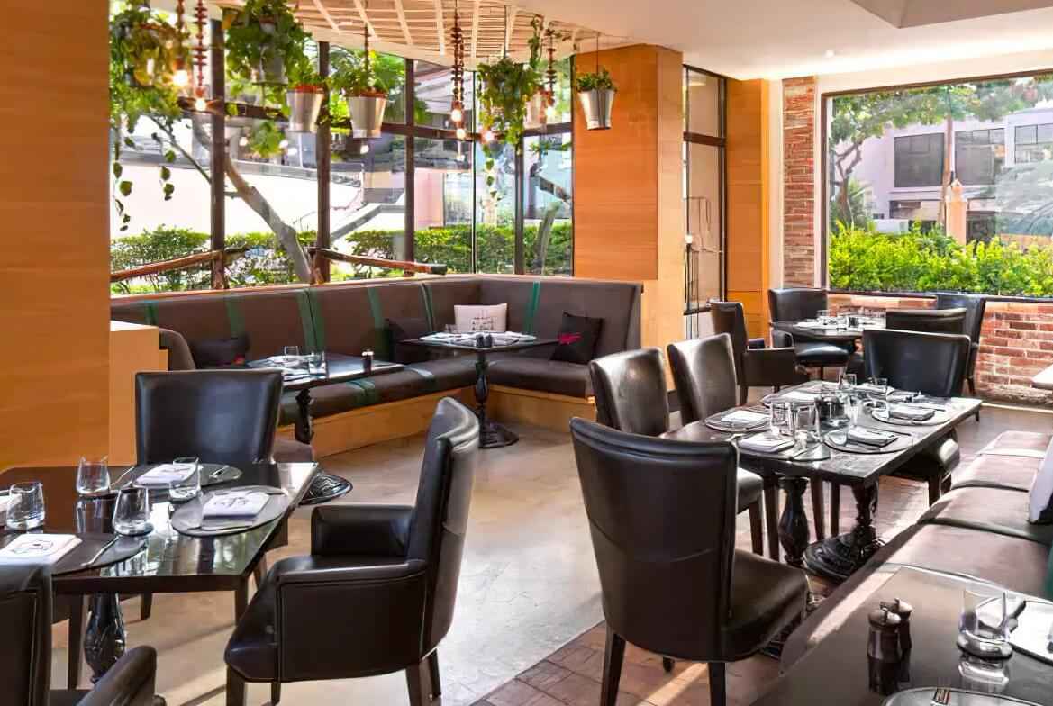 Bushman’s Restaurant & Bar — Anantara The Palm